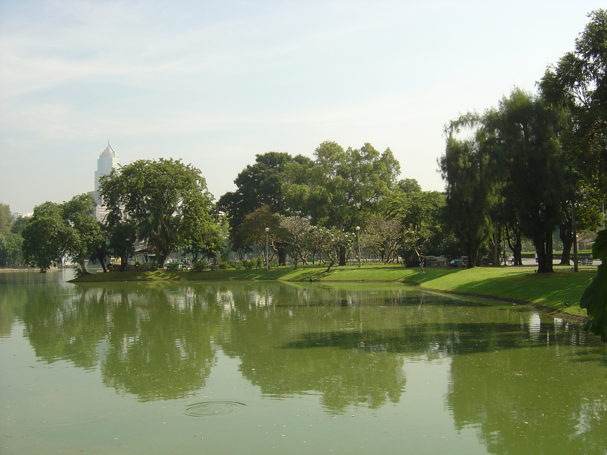 Picture Thailand Bangkok Lumpini Park 2005-12 17 - Savings Lumpini Park