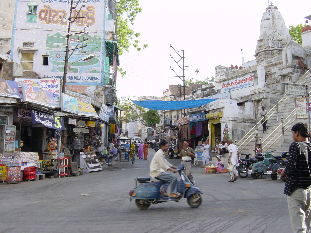 Picture India Udaipur 2003-05 59 - Streets Udaipur