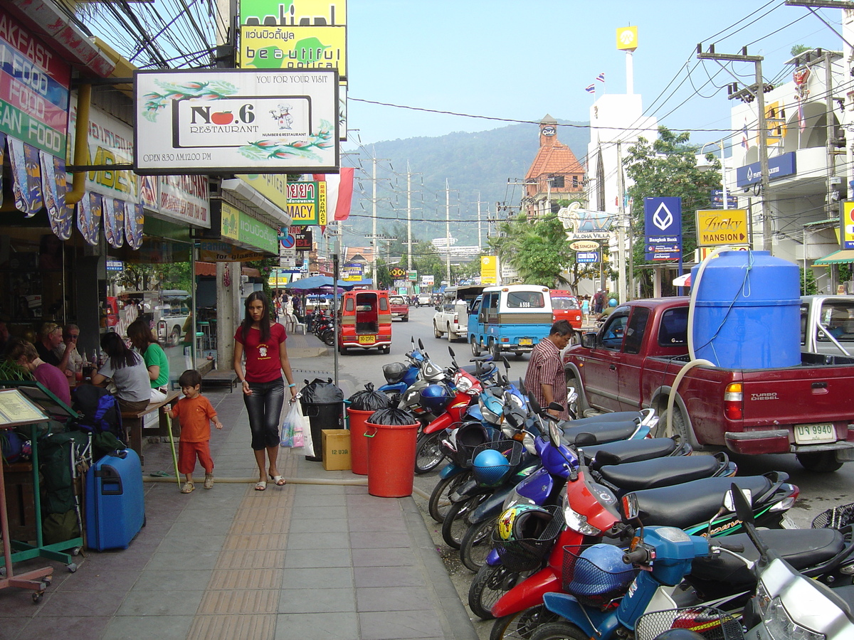 Picture Thailand Phuket Patong 2nd Road 2005-12 8 - Savings 2nd Road