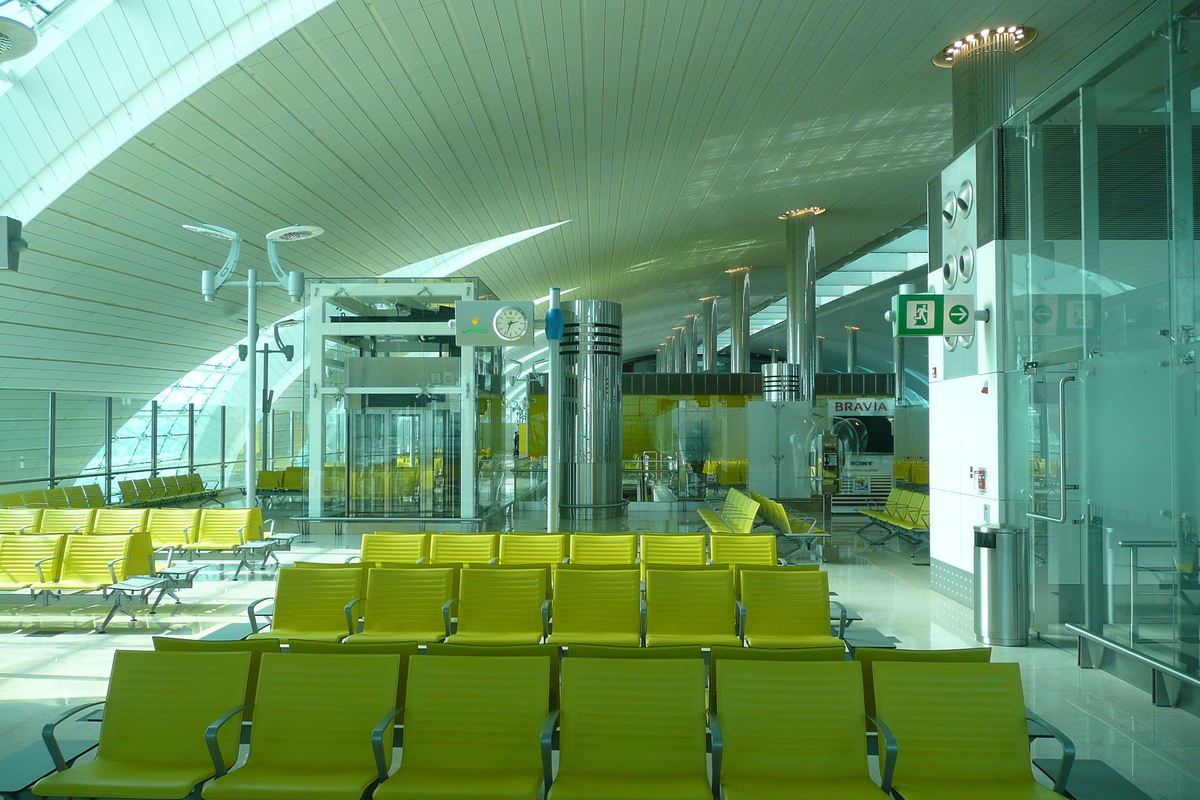 Picture United Arab Emirates Dubai Airport 2009-01 10 - Monument Airport