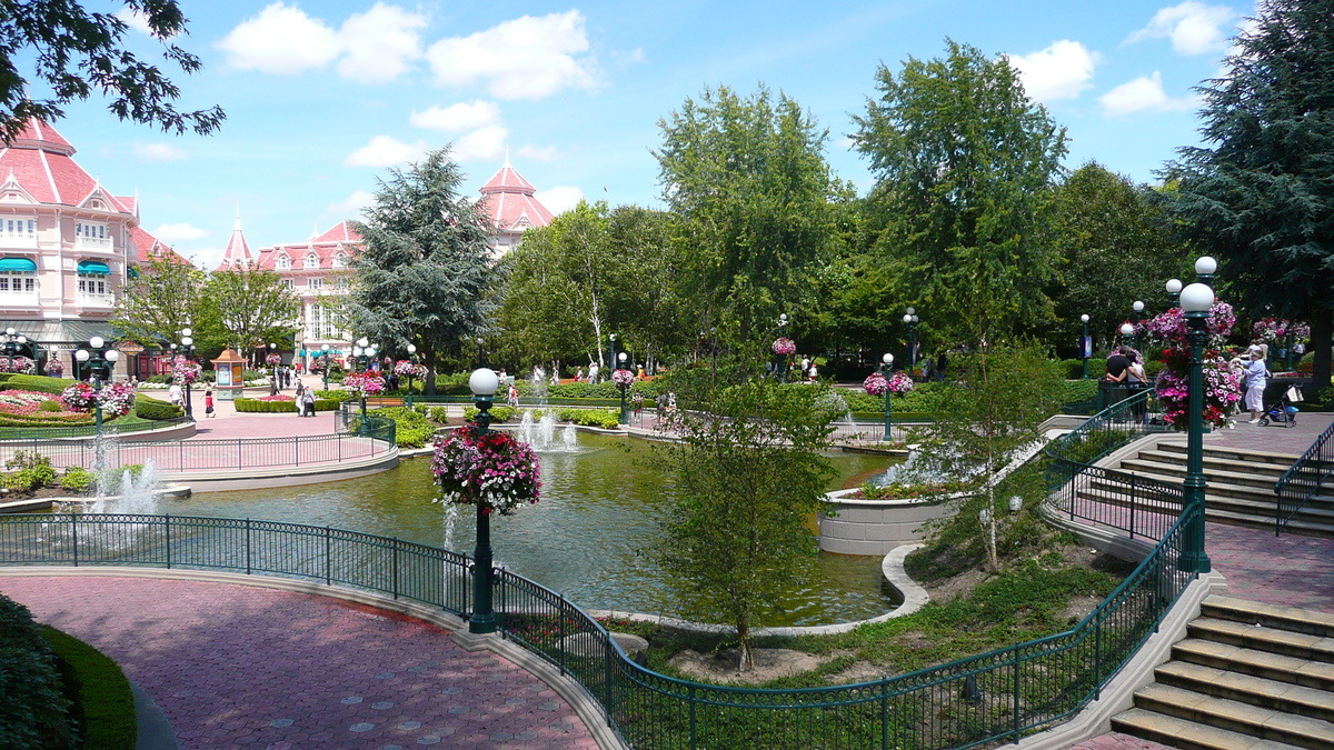 Picture France Disneyland Paris 2007-07 78 - Monument Disneyland Paris