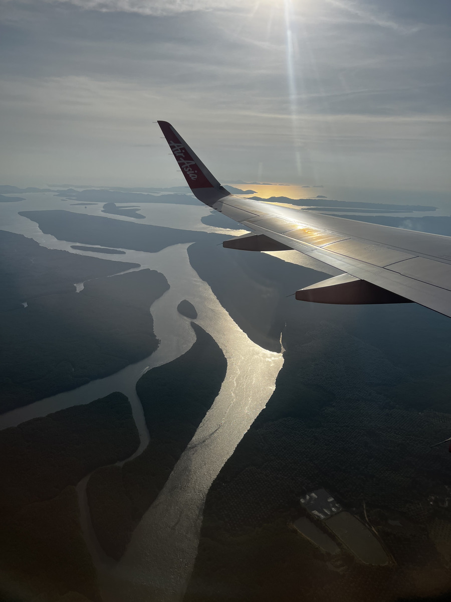 Picture Malaysia Kuala Lumpur Plane 2023-01 9 - Waterfall Plane