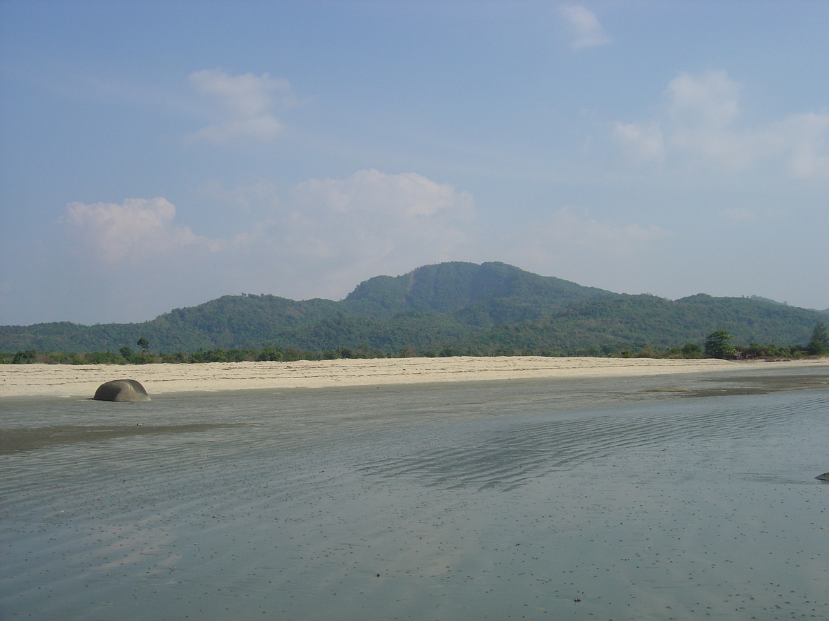 Picture Myanmar Maungmagan beach 2005-01 7 - Waterfalls Maungmagan beach