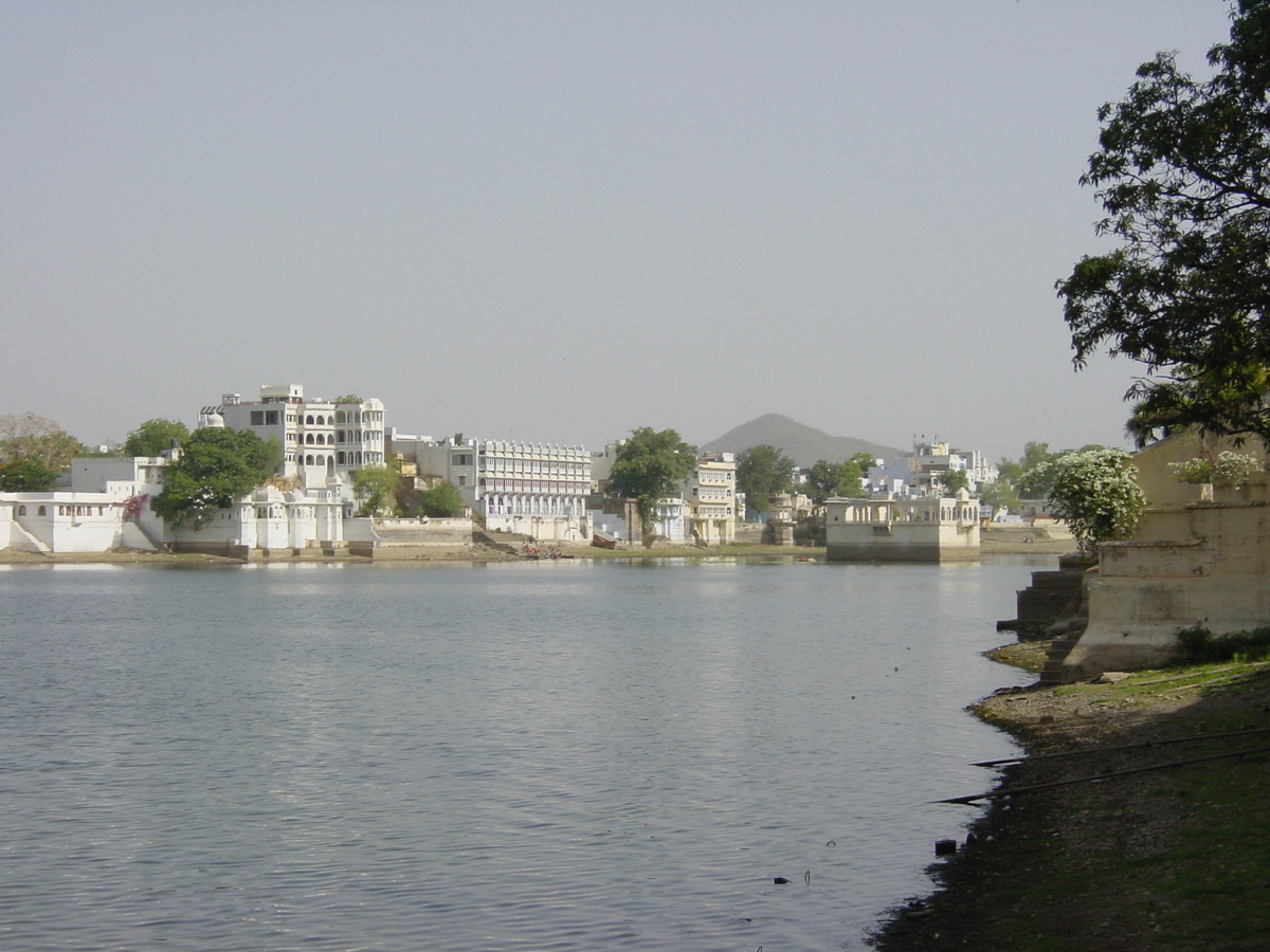 Picture India Udaipur 2003-05 12 - Monument Udaipur