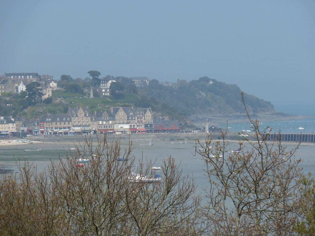 Picture France Cancale 2010-04 85 - Saving Cancale