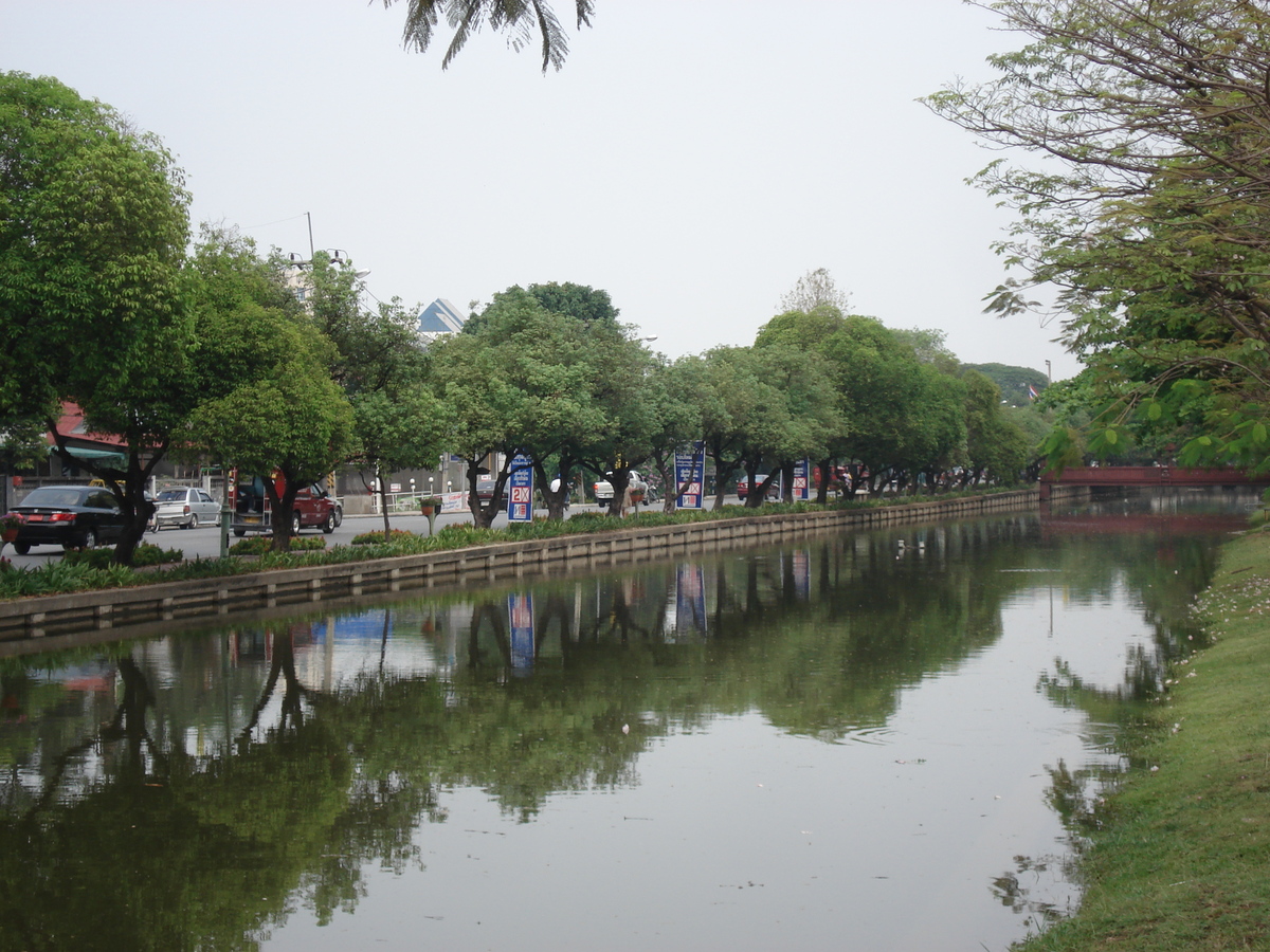 Picture Thailand Chiang Mai Inside Canal Arrak Road(Canal) 2006-04 18 - Hotel Pools Arrak Road(Canal)