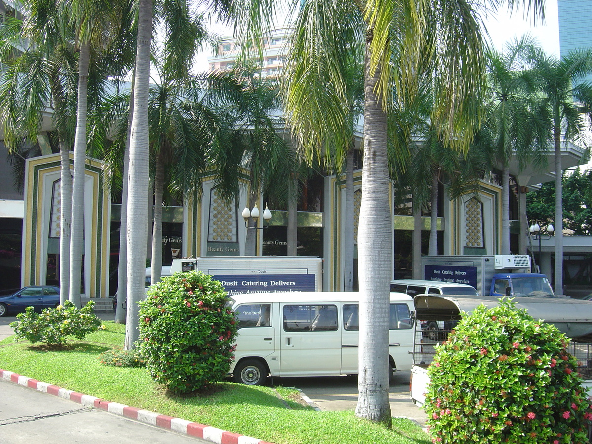 Picture Thailand Bangkok Dusit Tani Hotel 2005-12 32 - Hotel Pools Dusit Tani Hotel