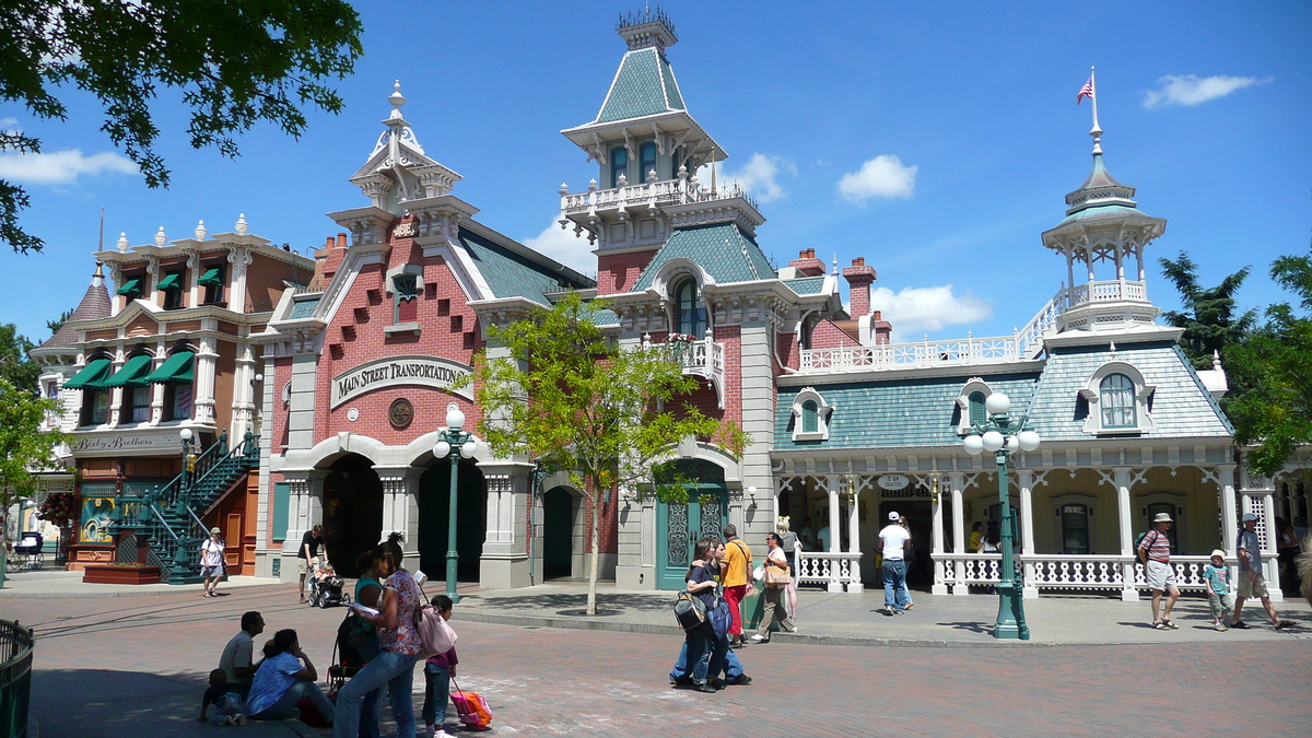 Picture France Disneyland Paris Main Street 2007-07 1 - Hotel Pool Main Street