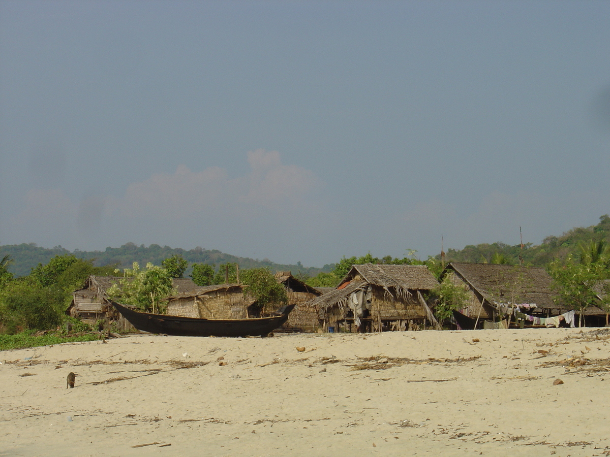 Picture Myanmar Maungmagan beach 2005-01 8 - Accomodation Maungmagan beach