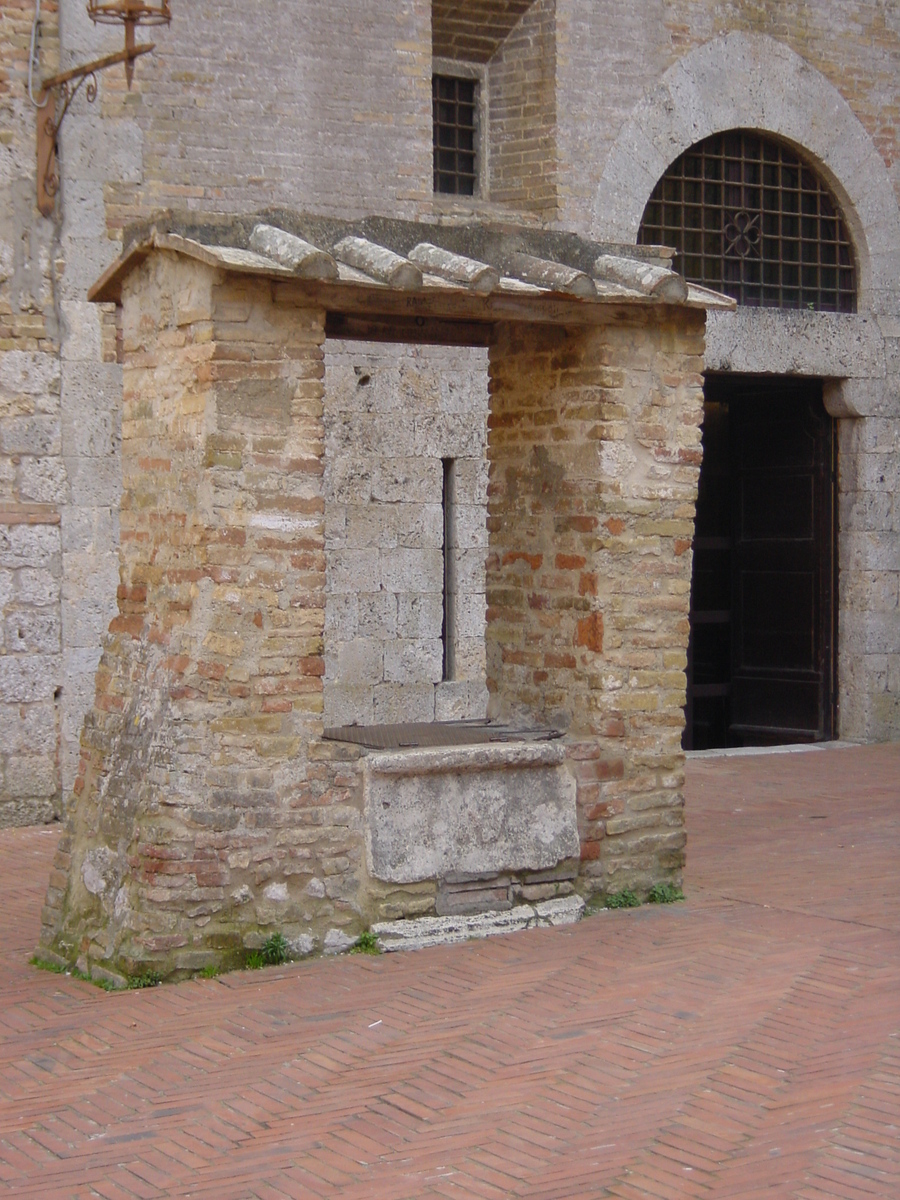 Picture Italy San Gimignano 2004-03 37 - Spring San Gimignano