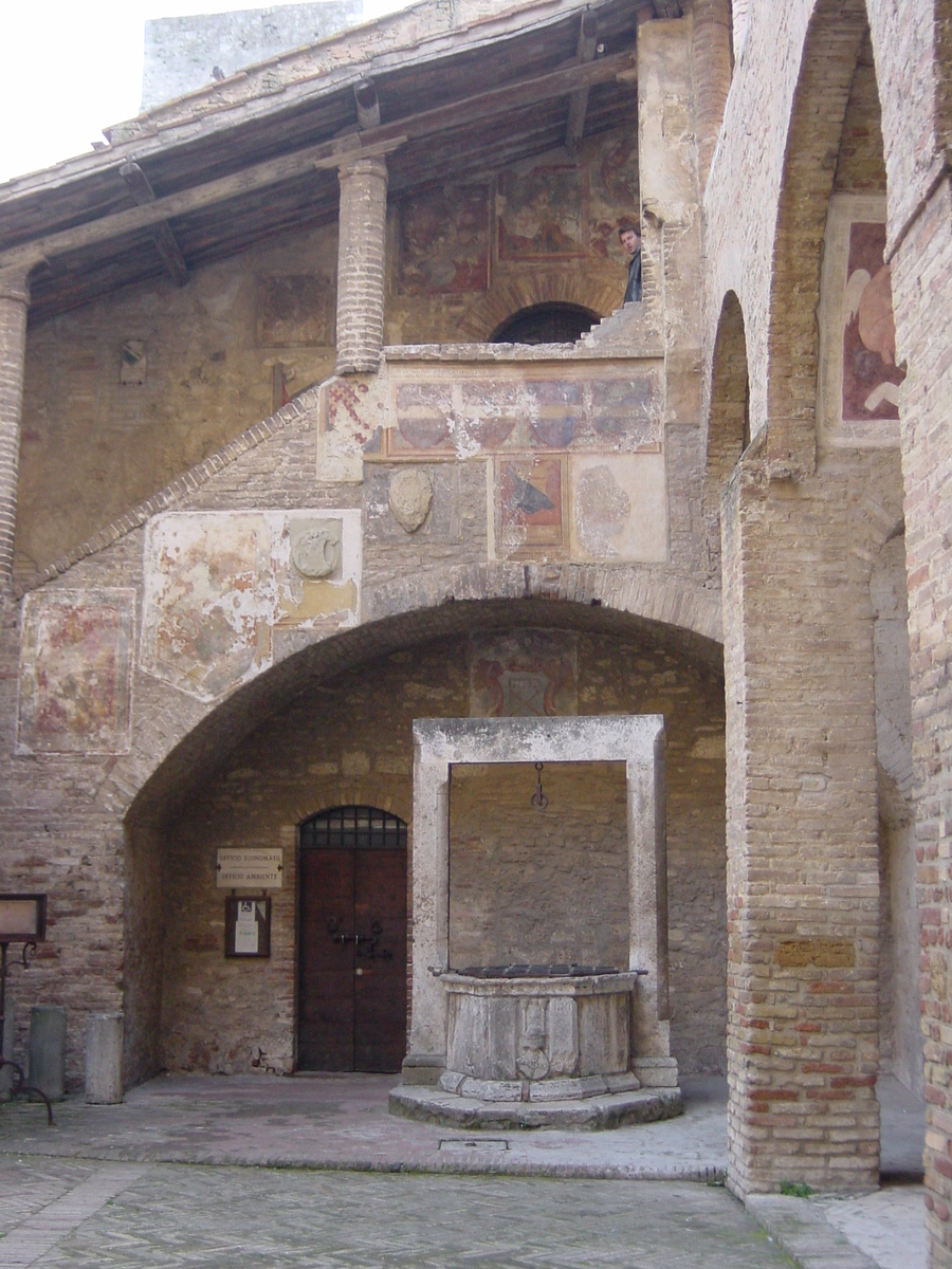 Picture Italy San Gimignano 2004-03 44 - Streets San Gimignano