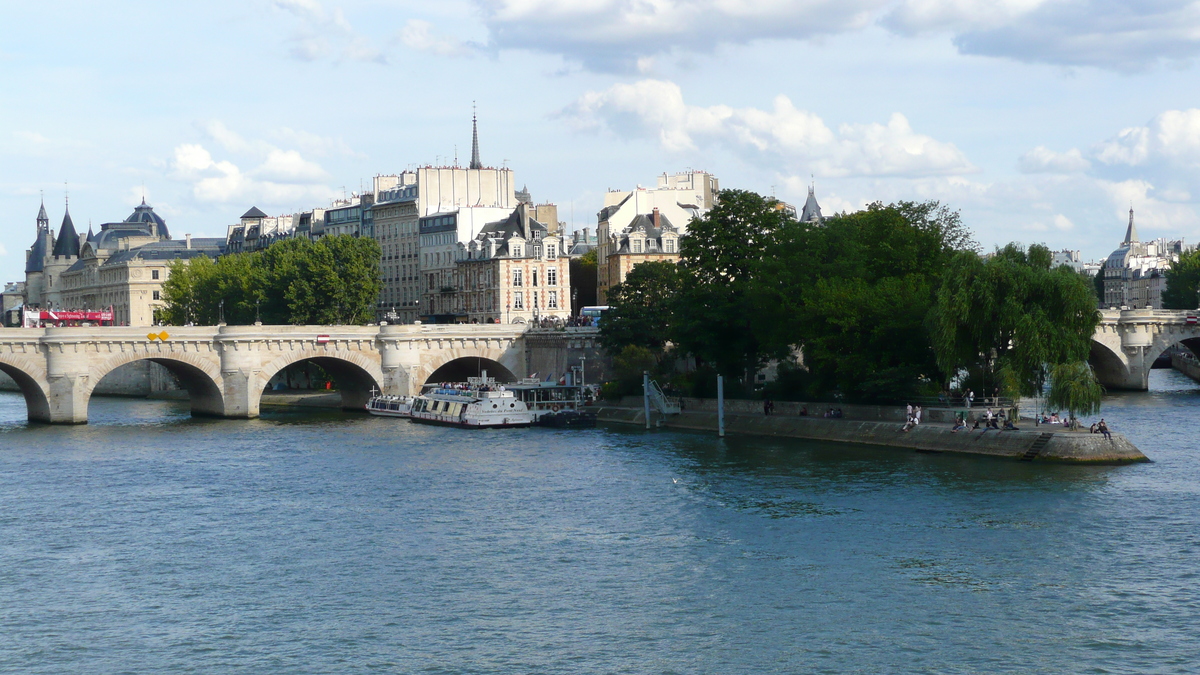 Picture France Paris The Bridges of Paris 2007-07 16 - Hotel Pool The Bridges of Paris