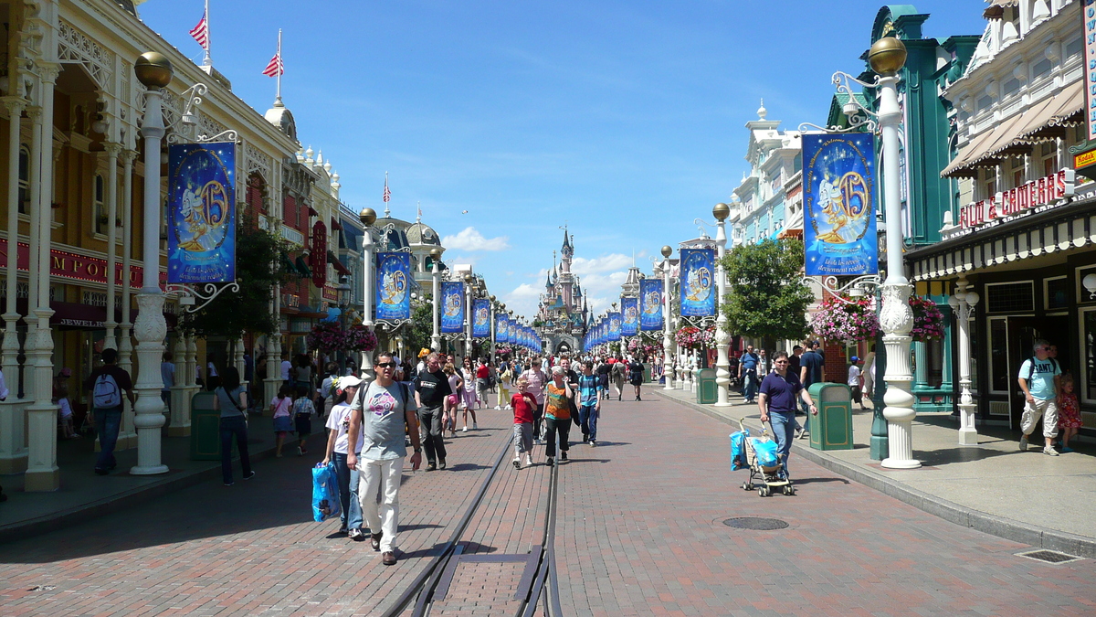 Picture France Disneyland Paris Main Street 2007-07 7 - Hotel Pool Main Street