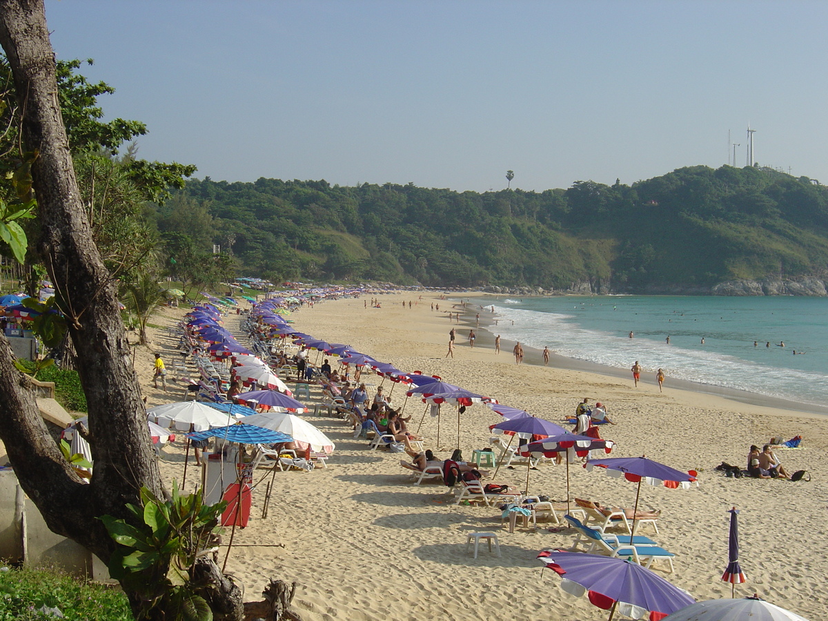 Picture Thailand Phuket Nai Harn Beach 2005-12 24 - Monument Nai Harn Beach