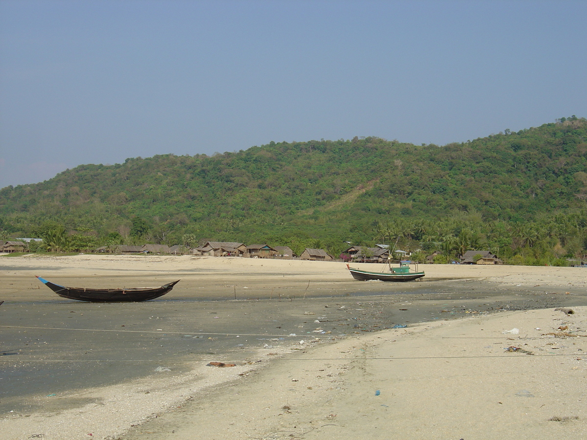 Picture Myanmar Maungmagan beach 2005-01 44 - Spring Maungmagan beach