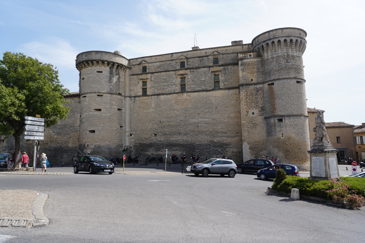 Picture France Gordes 2017-08 40 - Resort Gordes