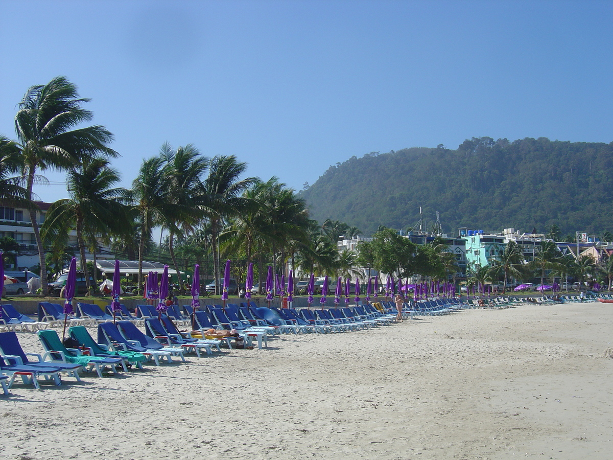 Picture Thailand Phuket Patong Beach 2005-12 78 - Monuments Beach