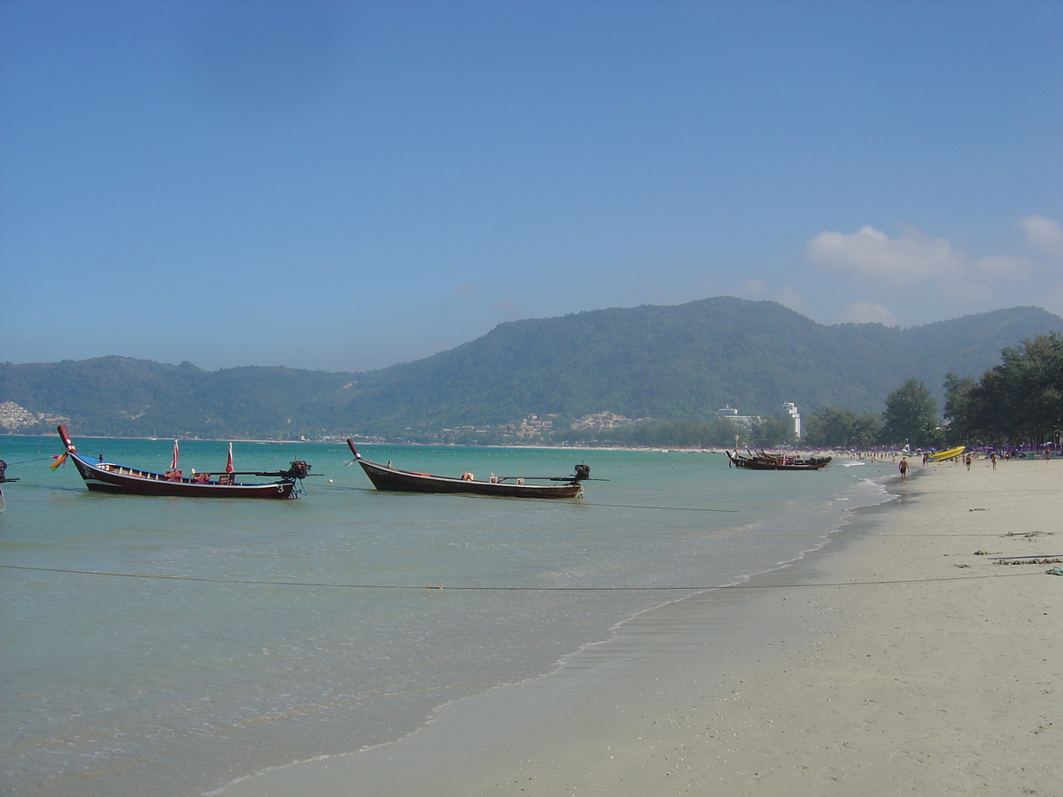 Picture Thailand Phuket Patong Beach 2005-12 27 - Hotel Beach