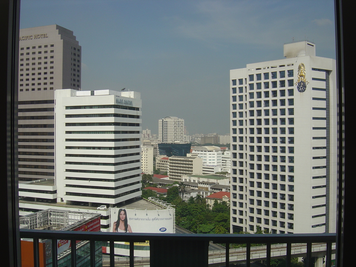 Picture Thailand Bangkok Dusit Tani Hotel 2005-12 8 - Lake Dusit Tani Hotel