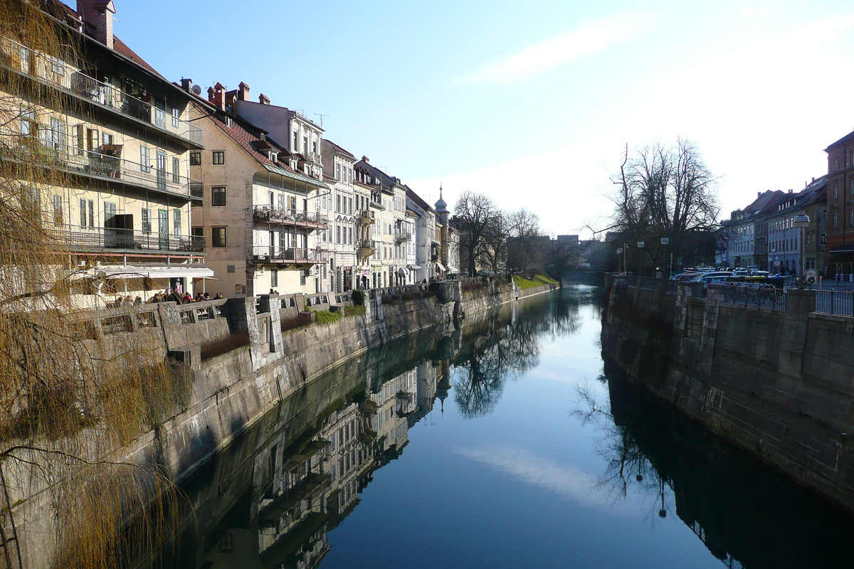 Picture Slovenia Ljubljana Historic Centre 2008-01 20 - Walking Street Historic Centre