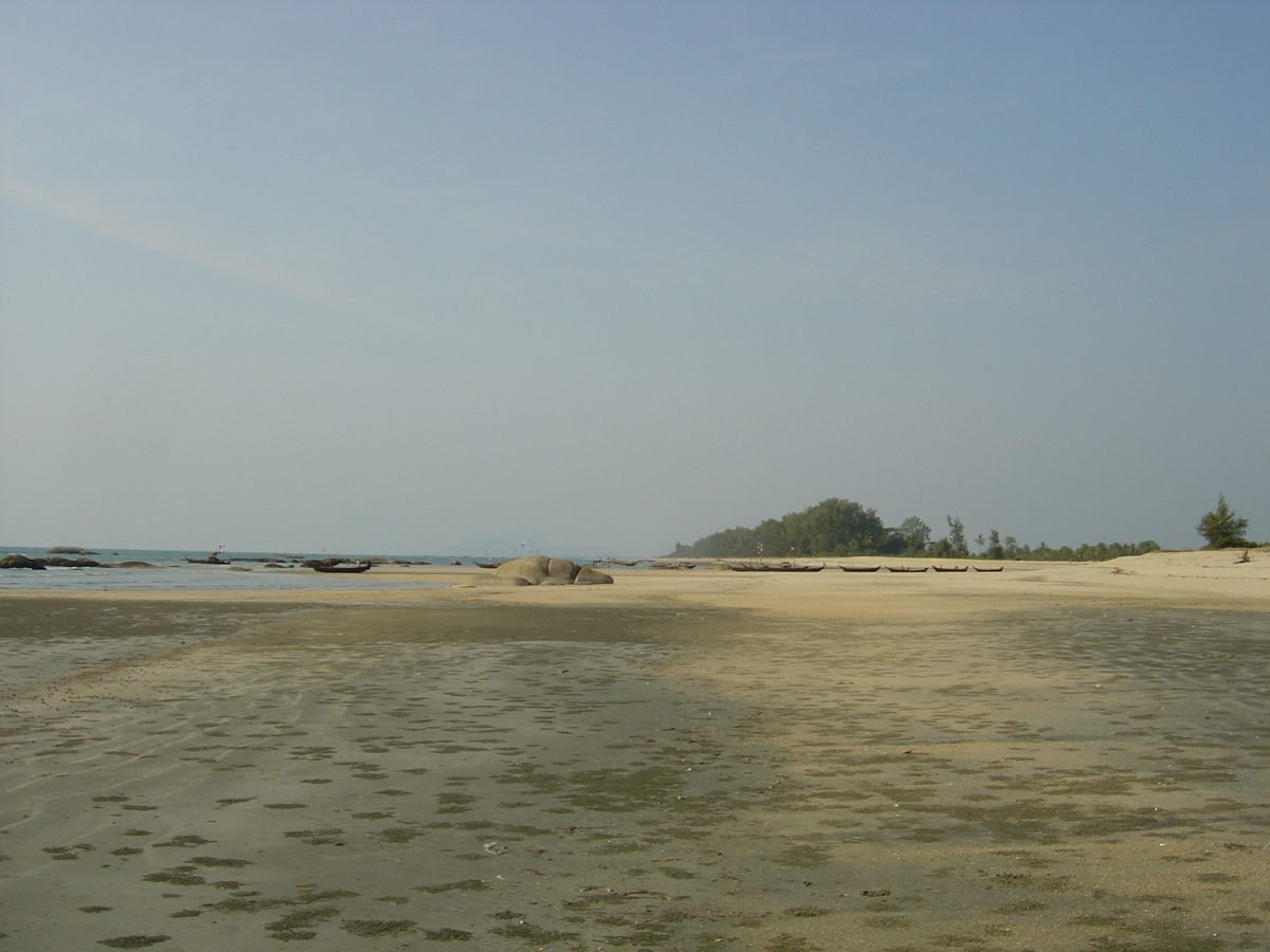 Picture Myanmar Maungmagan beach 2005-01 66 - Shopping Maungmagan beach