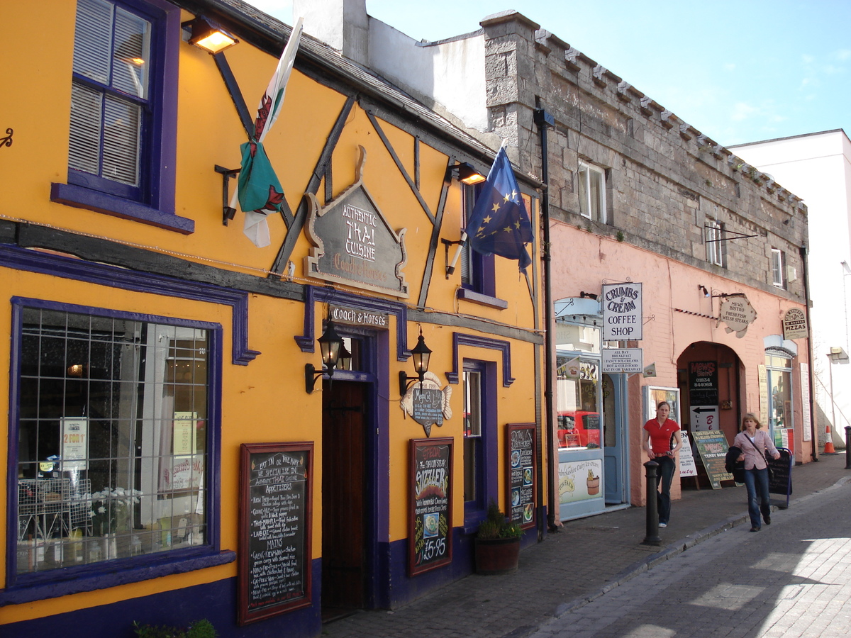 Picture United Kingdom Pembrokeshire Tenby 2006-05 51 - Shopping Tenby