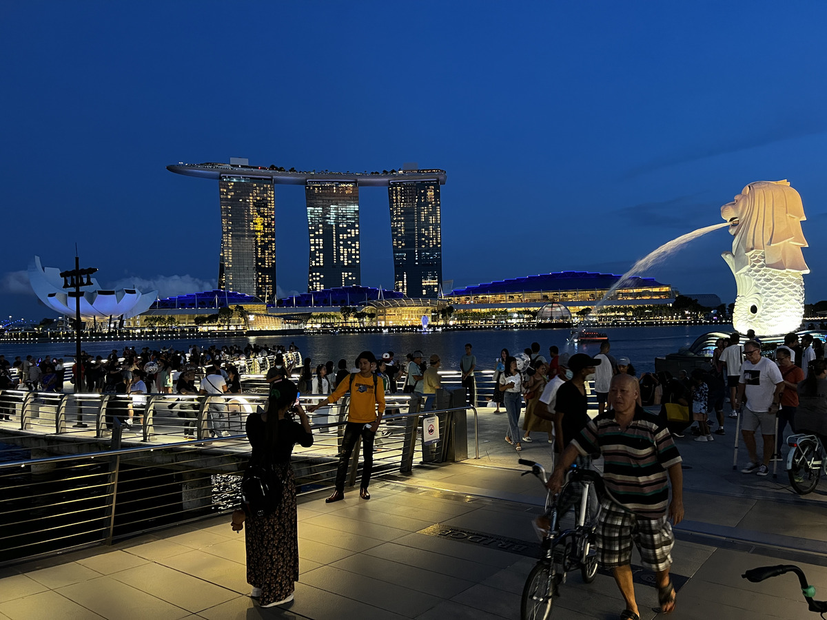 Picture Singapore Marina Bay 2023-01 4 - Waterfalls Marina Bay