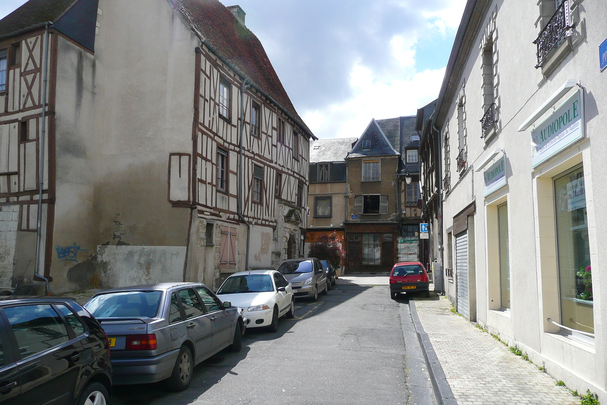 Picture France Bourges 2008-04 59 - Transport Bourges