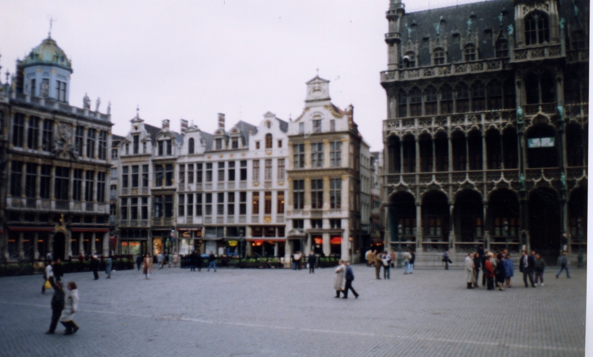 Picture Belgium Brussel 1996-05 4 - Hotel Pool Brussel