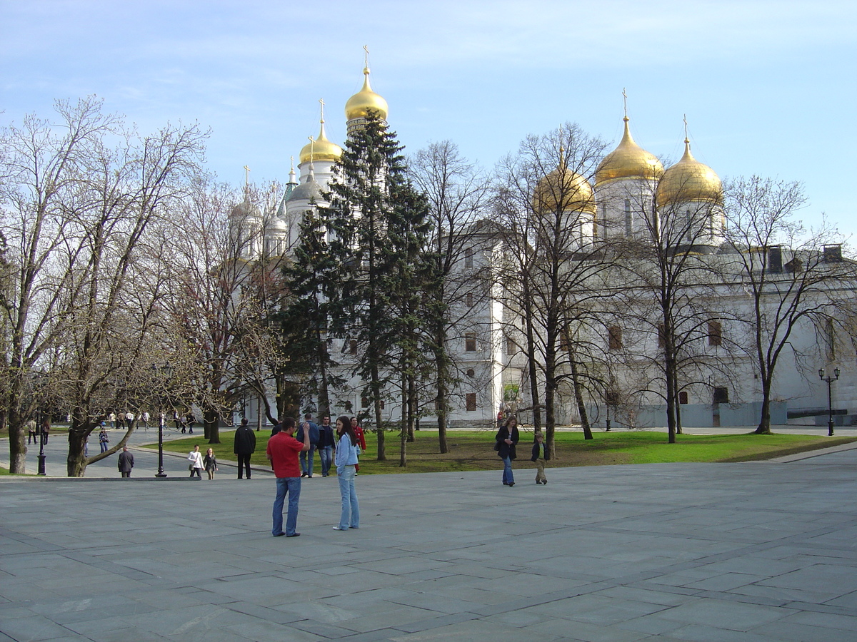 Picture Russia Moscow Kremlin 2005-04 75 - Lakes Kremlin