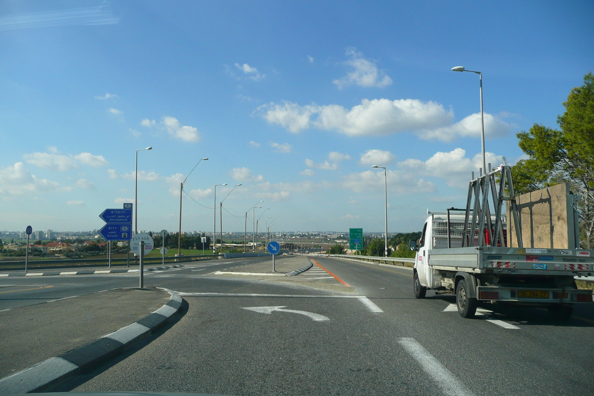 Picture Israel Tel Aviv to Beer Sheva road 2007-12 43 - Monuments Tel Aviv to Beer Sheva road