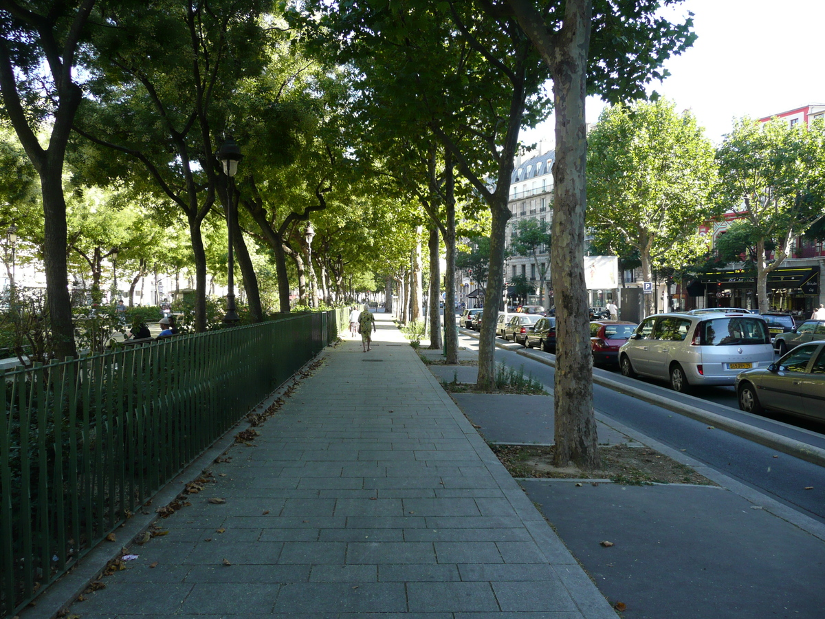 Picture France Paris Canal St Martin 2007-08 119 - Walking Street Canal St Martin