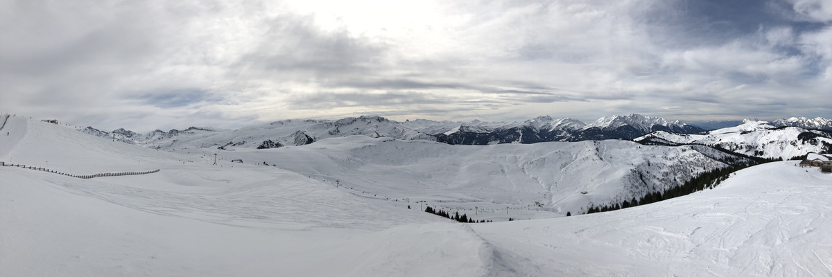 Picture France Megeve 2019-03 43 - Hotel Pool Megeve