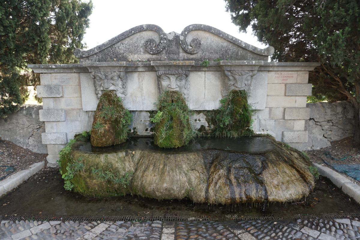 Picture France Lourmarin 2017-08 0 - Monument Lourmarin