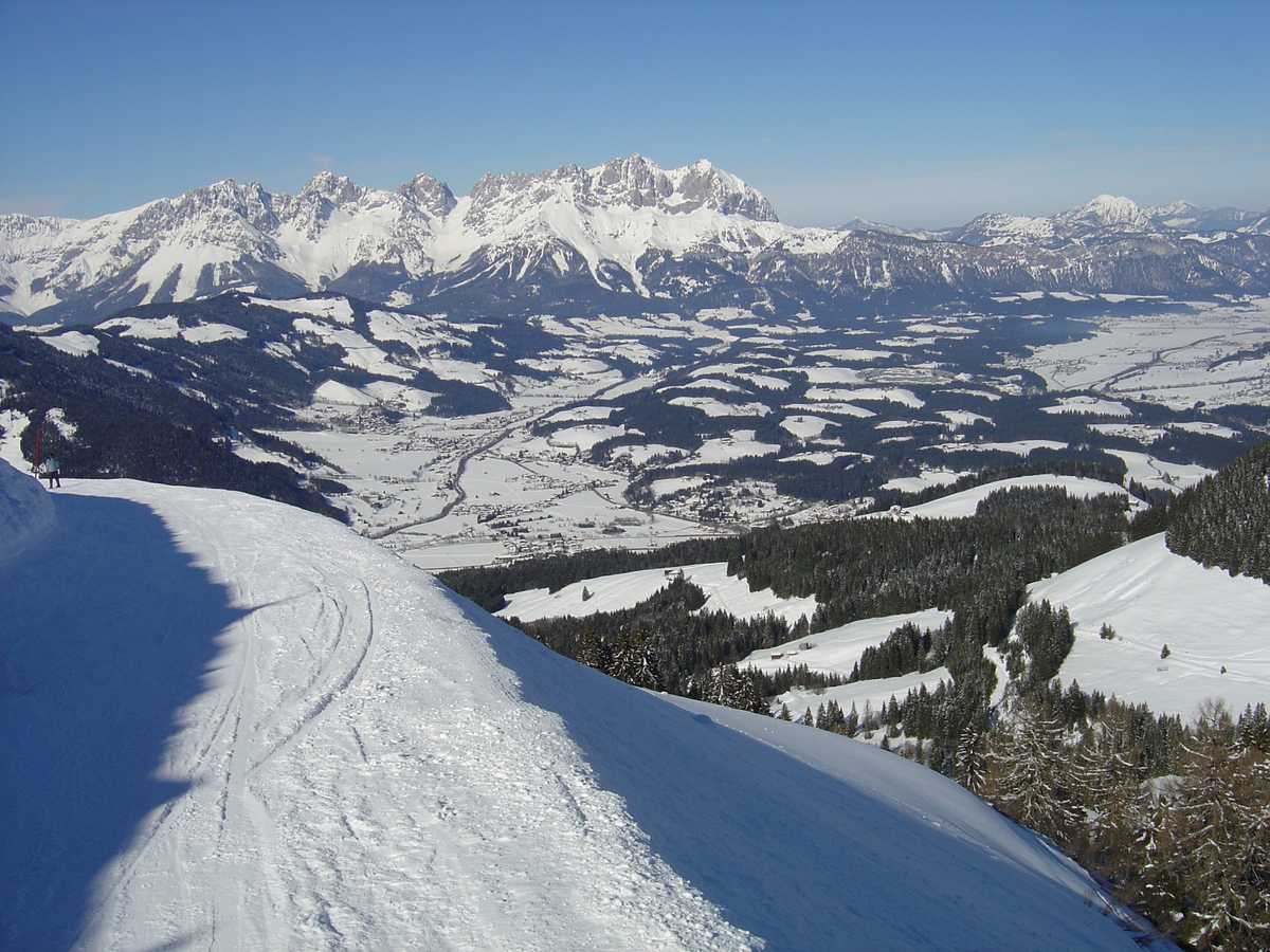 Picture Austria Kitzbuhel Ski 2005-03 1 - City View Ski