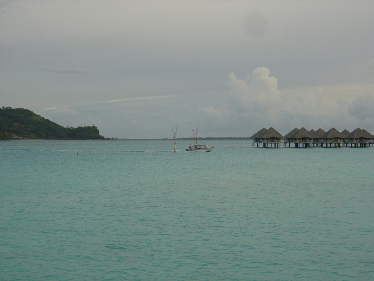 Picture Polynesia Meridien Bora Bora Hotel 2006-04 43 - Hotel Pool Meridien Bora Bora Hotel