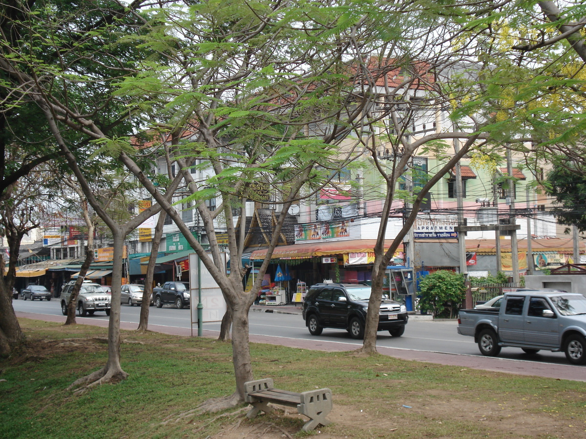 Picture Thailand Chiang Mai Inside Canal Arrak Road(Canal) 2006-04 11 - Room Arrak Road(Canal)