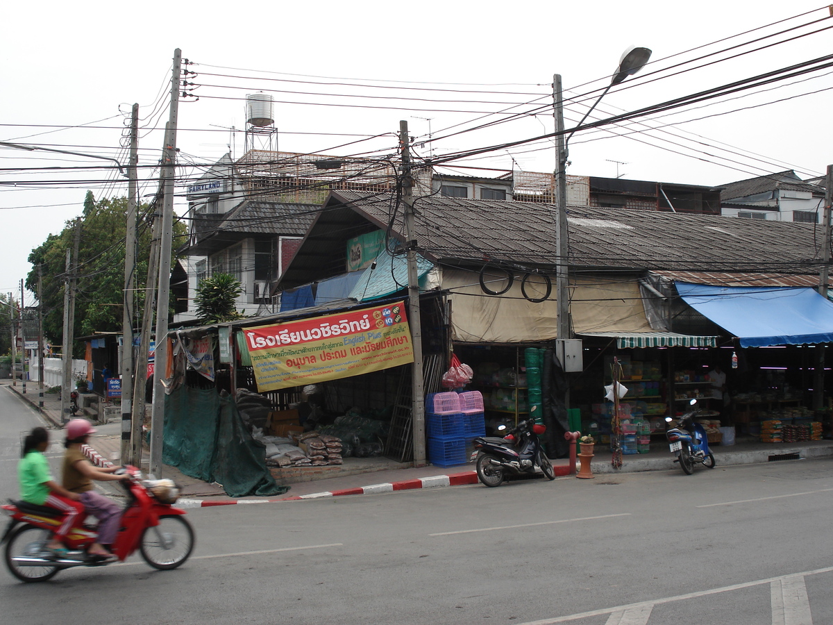 Picture Thailand Chiang Mai Inside Canal Arrak Road(Canal) 2006-04 20 - Lakes Arrak Road(Canal)