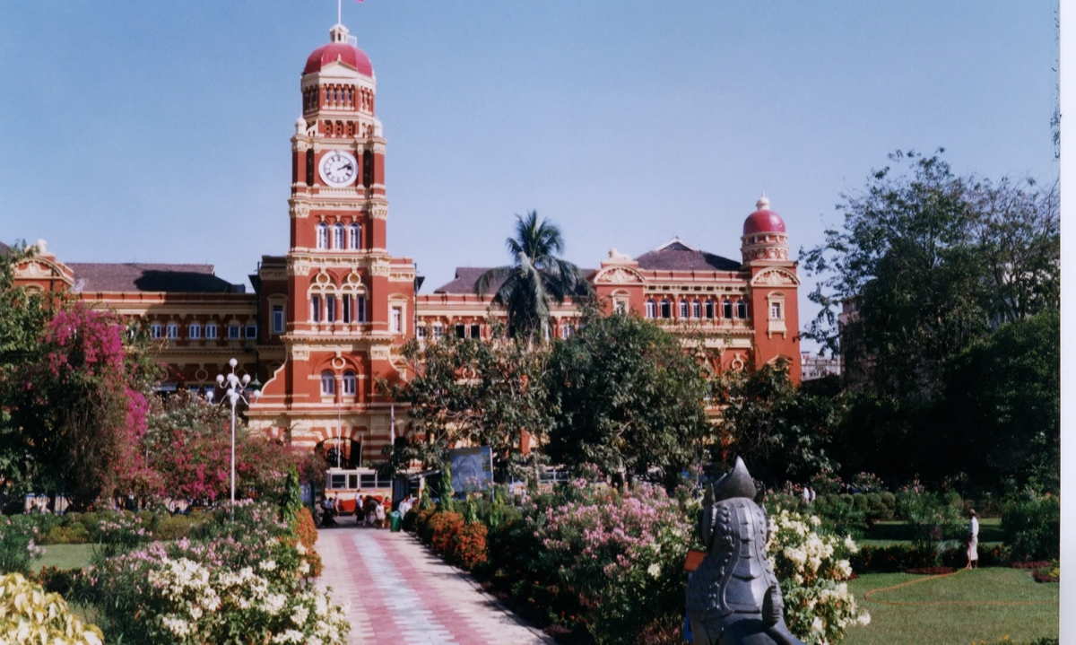 Picture Myanmar Yangon 1998-01 10 - French Restaurant Yangon