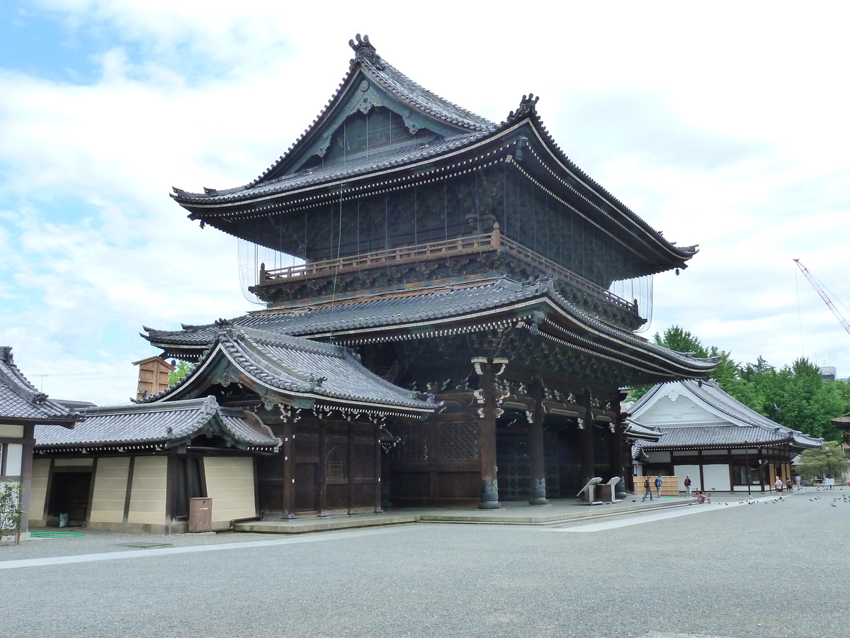 Picture Japan Kyoto Higashi Honganji Temple 2010-06 10 - Street Higashi Honganji Temple