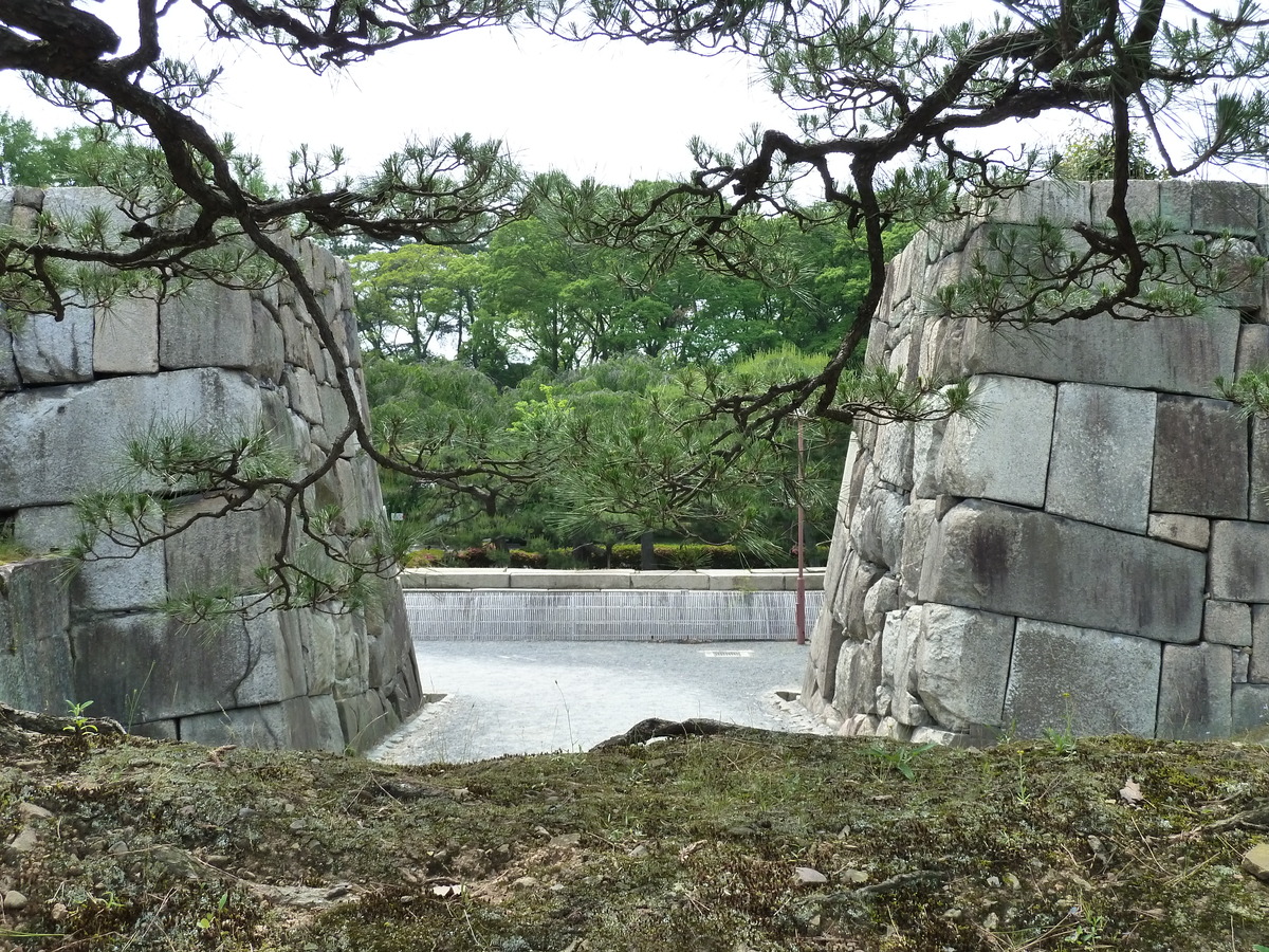 Picture Japan Kyoto Nijo Castle Honmaru Palace 2010-06 59 - Walking Street Honmaru Palace