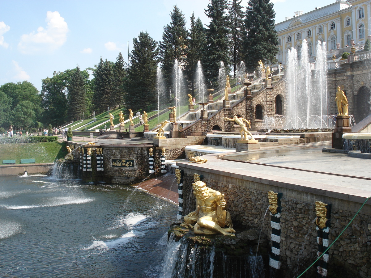 Picture Russia Petrodvorets 2006-07 47 - Waterfall Petrodvorets