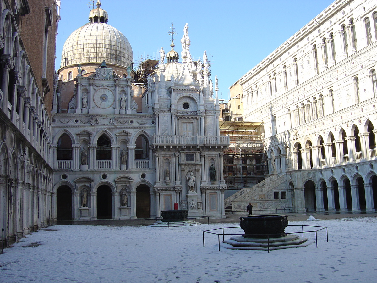 Picture Italy Venice 2005-03 133 - Monuments Venice