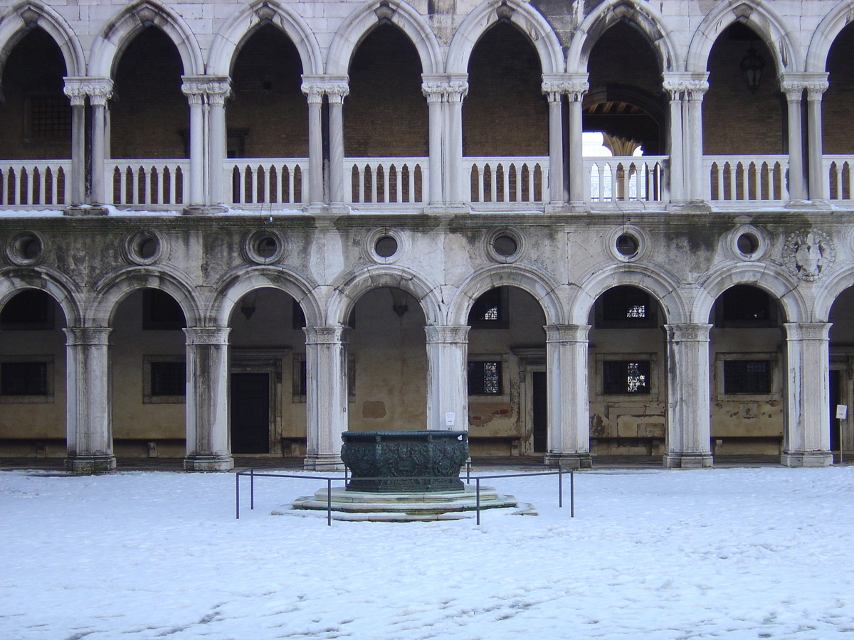 Picture Italy Venice 2005-03 135 - Monuments Venice