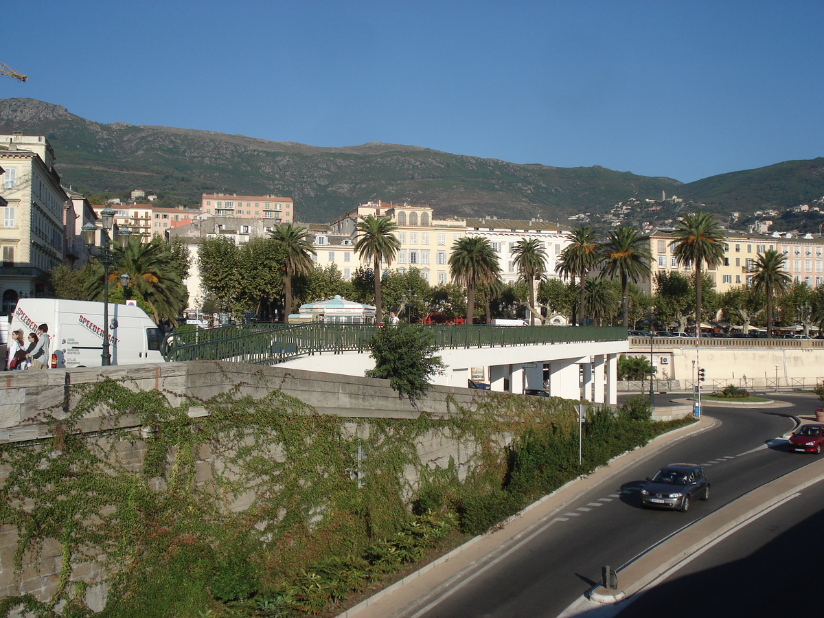 Picture France Corsica Bastia 2006-09 92 - Monument Bastia