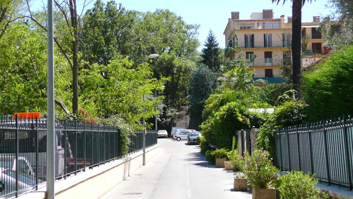 Picture France Vence Vence West 2007-07 61 - Monument Vence West