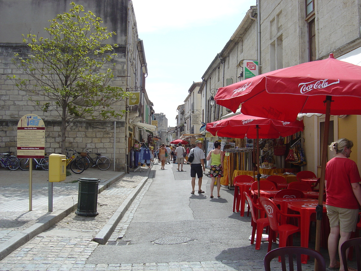 Picture France Aigues Mortes 2004-08 34 - Walking Street Aigues Mortes