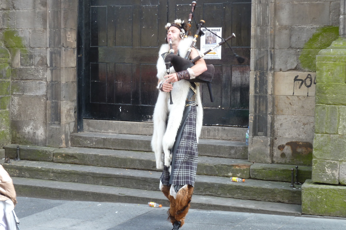 Picture United Kingdom Edinburgh 2011-07 65 - Streets Edinburgh