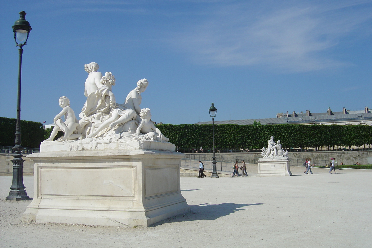 Picture France Paris Garden of Tuileries 2007-05 79 - Lake Garden of Tuileries