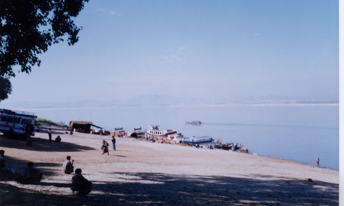 Picture Myanmar Mandalay 1998-01 13 - Hotels Mandalay